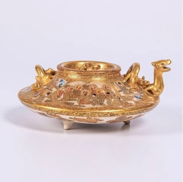 Japanese Satsuma pot. Est. $400–600, sold $200